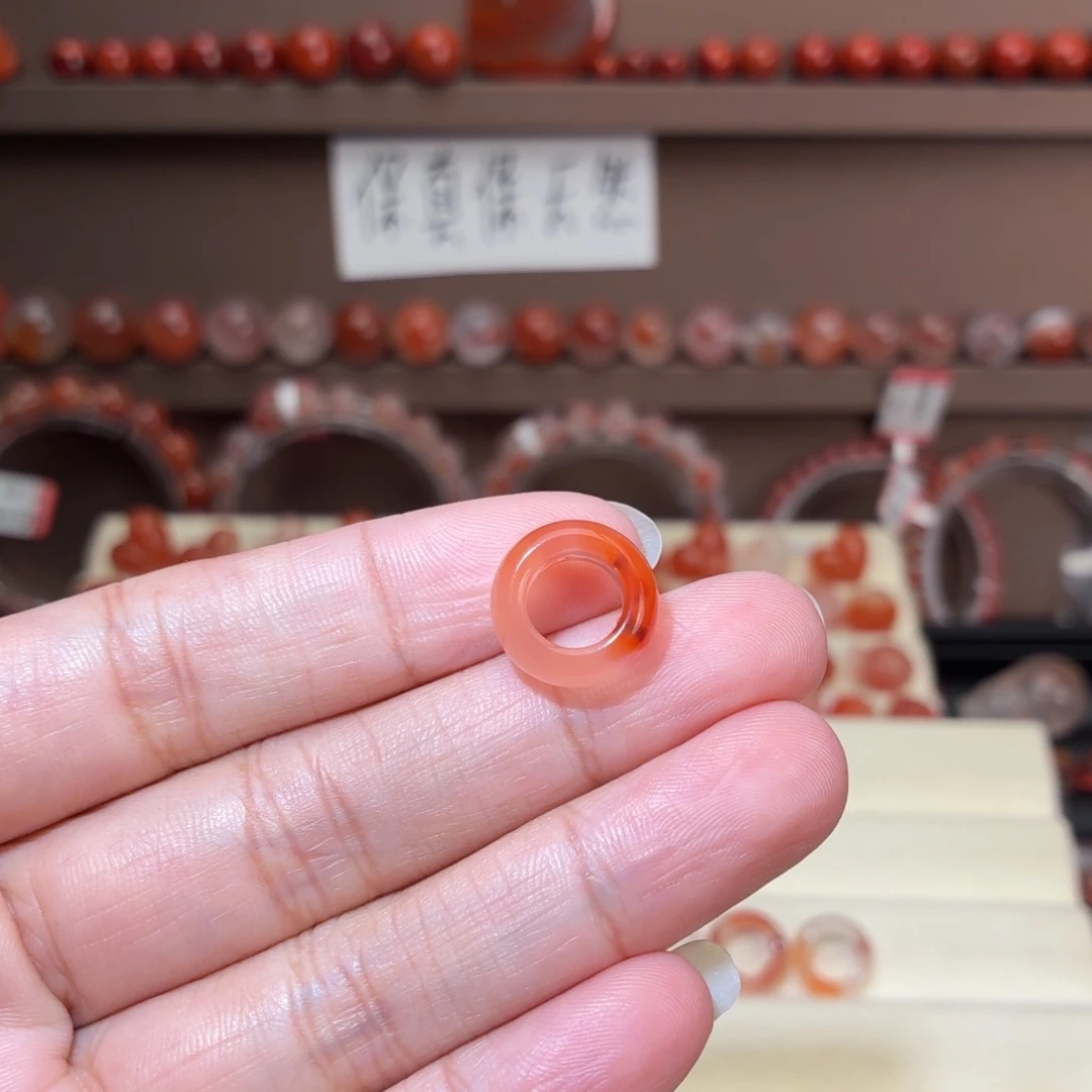 只***心南红玛瑙未镶嵌川料跑环8+