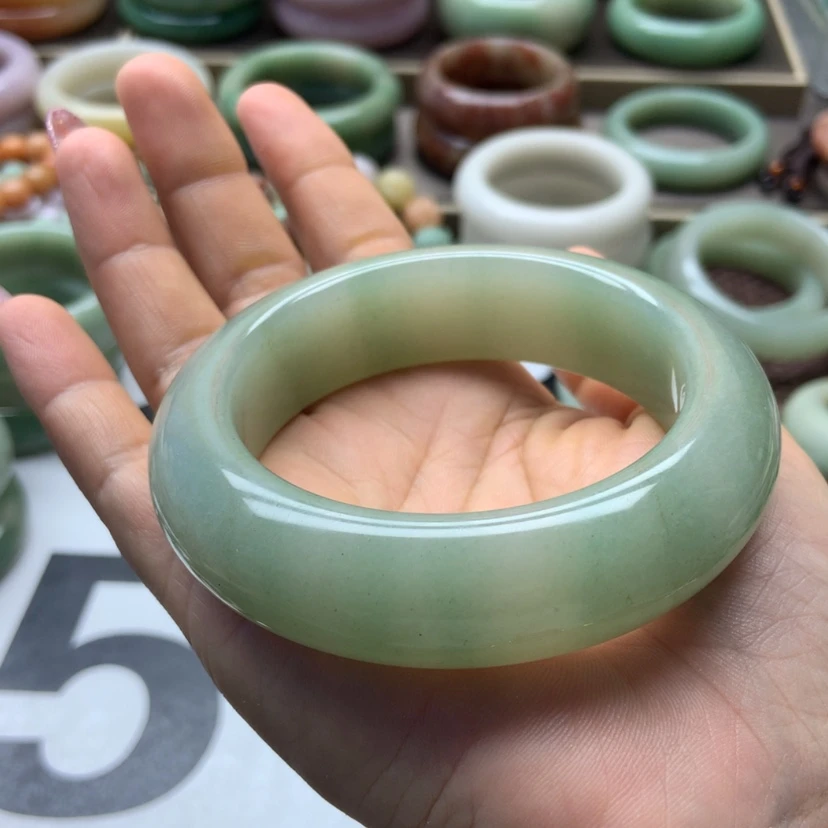 【闪购商品】石英质玉手镯未镶嵌妞*