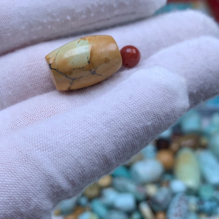 ****精南红玛瑙未镶嵌珠宝奇石