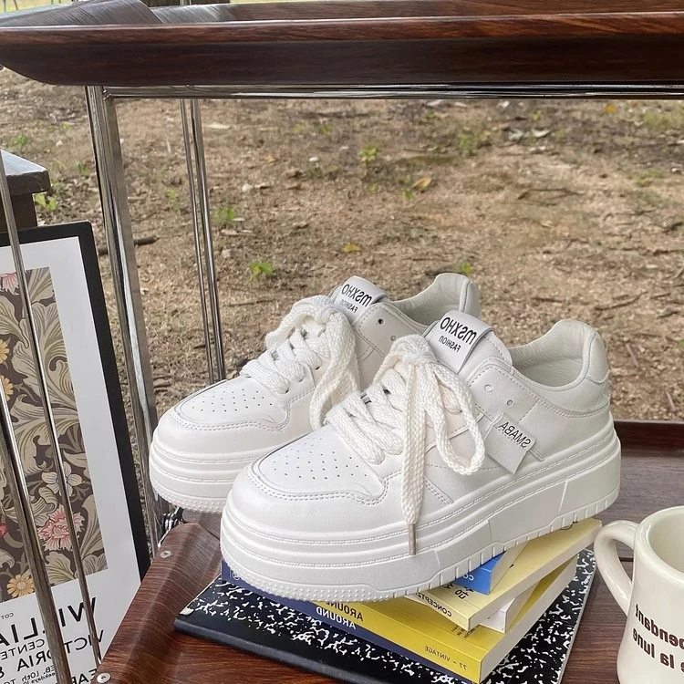 SAGGYKK/闪瑶复古小众简约小白鞋女2025新款厚底增高百搭休闲板鞋