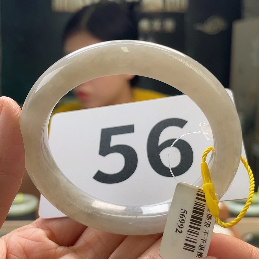 和田玉手镯未镶嵌微瑕29