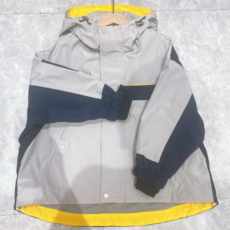 8501儿童拼色春秋冲锋衣