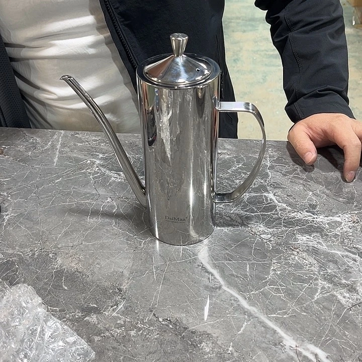 丹斯曼700毫升长嘴油壶