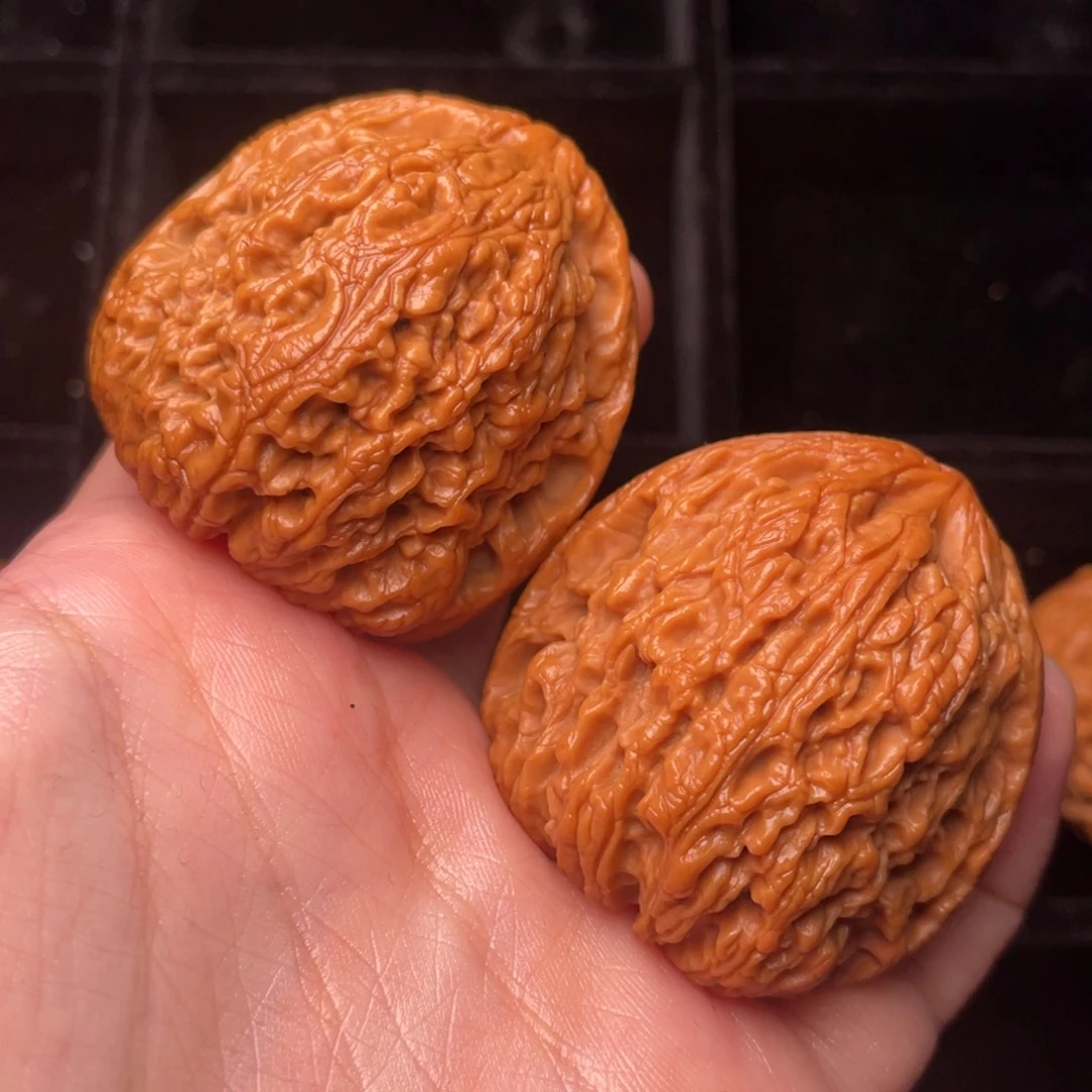 文玩核桃把件秦岭野生文玩核桃