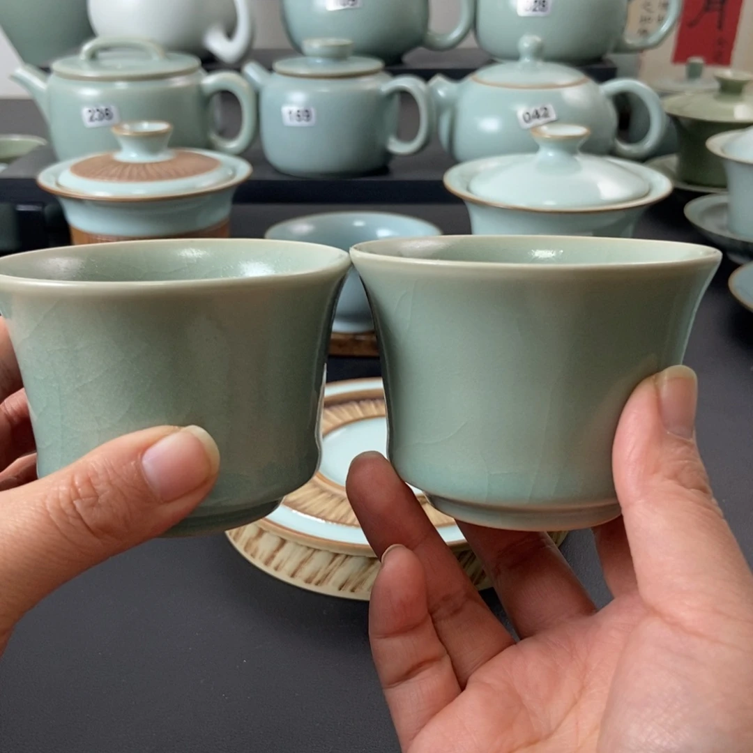 仿古釉水马蹄杯微瑕2只