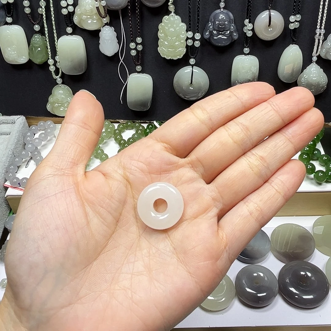 *****和田玉未镶嵌颈饰