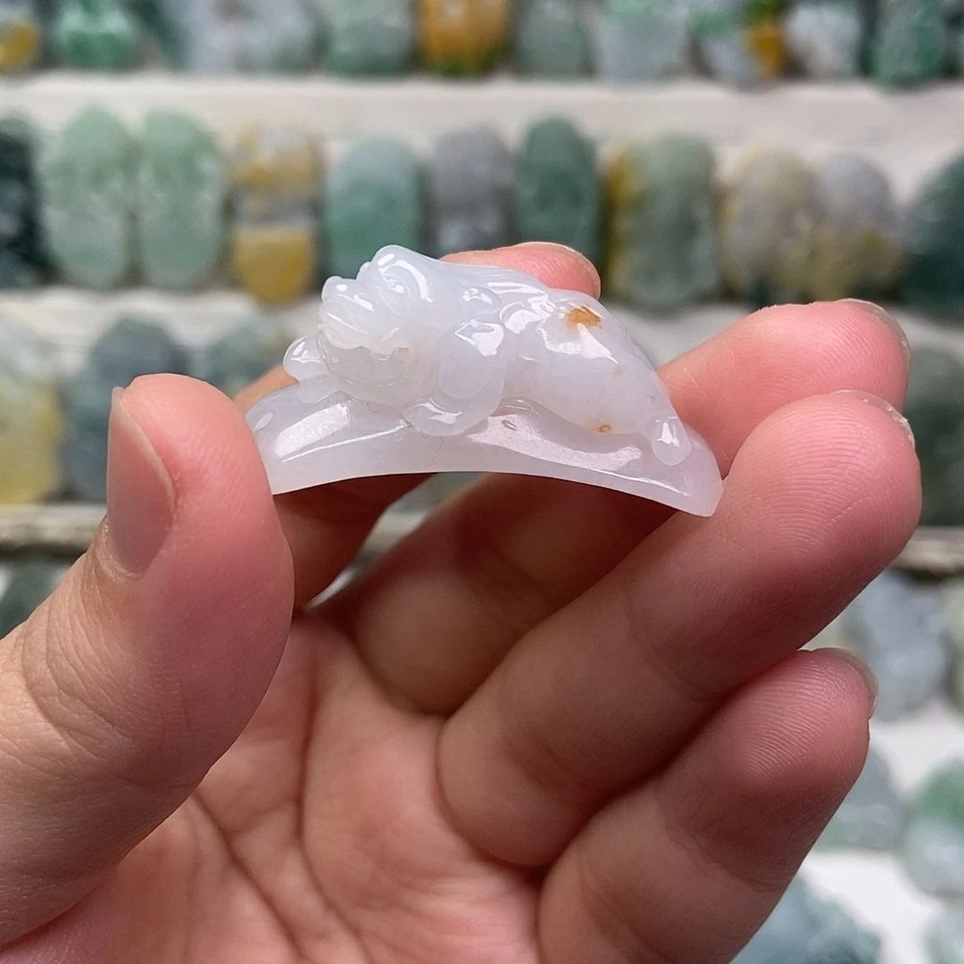 翡翠未镶嵌吊坠(赠链)