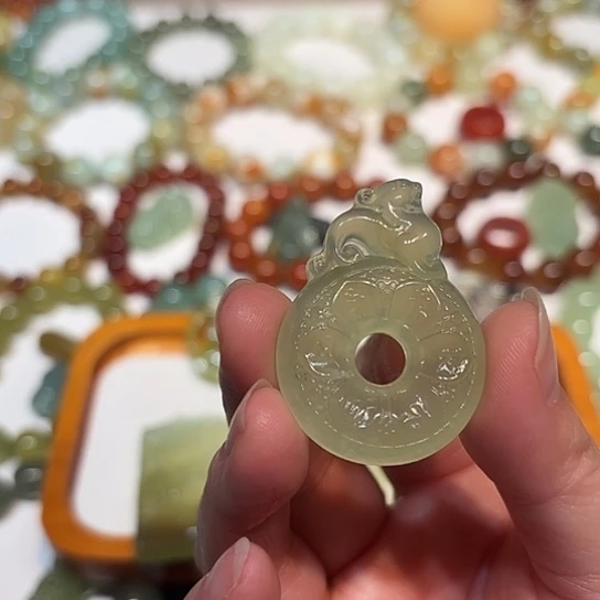 菲***菲蛇纹石玉未镶嵌手串