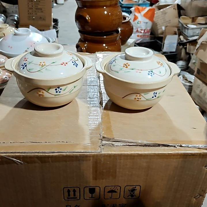 摆件盘子碗茶壶啥都有