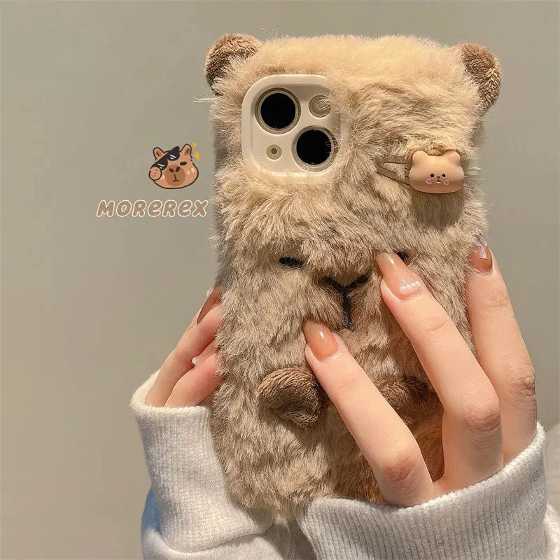 卡通秋冬毛绒水豚适用iPhone17promax苹果13手机壳11女款12全包14