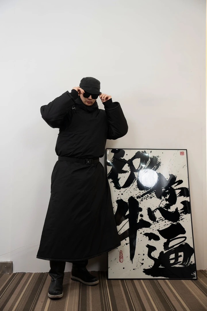 【岱青男装】冬季时尚蒙元素加厚保暖长袍