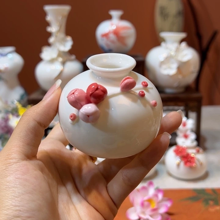 手工精致陶瓷摆件手工精致陶瓷摆件