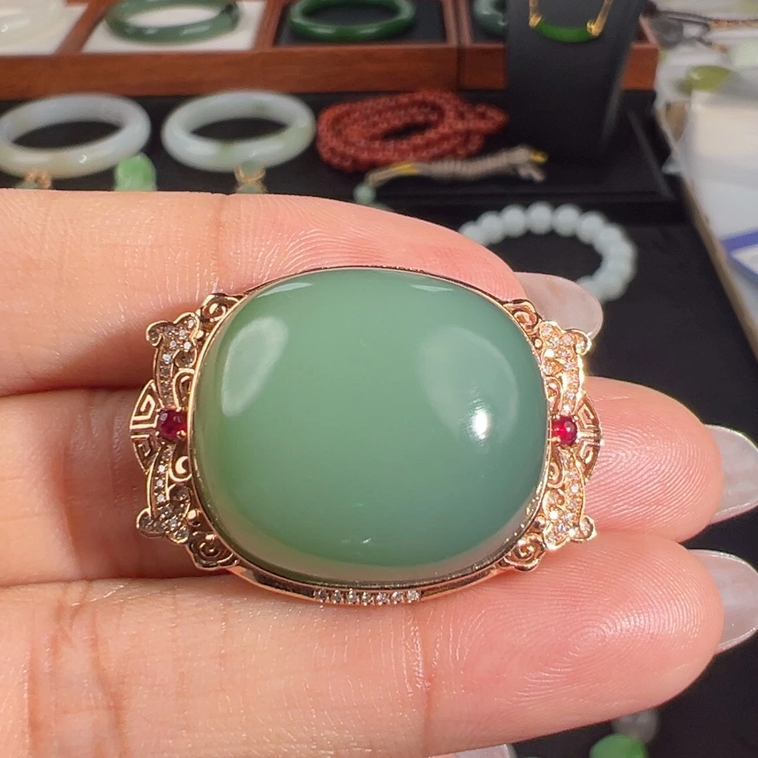 和田玉（碧玉）18K金镶嵌颈饰粉青起荧光无结构手牌多用款