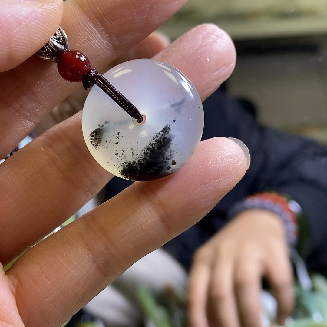 岫玉未镶嵌挂件一个