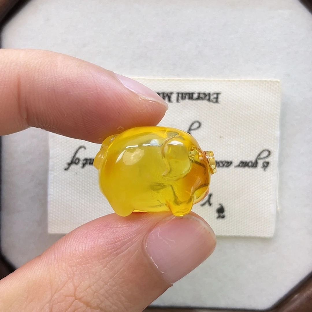 琥珀未镶嵌珠宝奇石