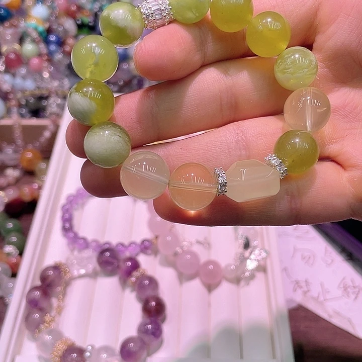 水晶手串未镶嵌绿色