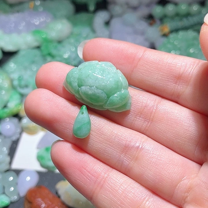 颈饰未镶嵌翡翠天