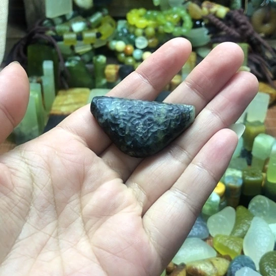 未镶嵌岫玉吊坠岫
