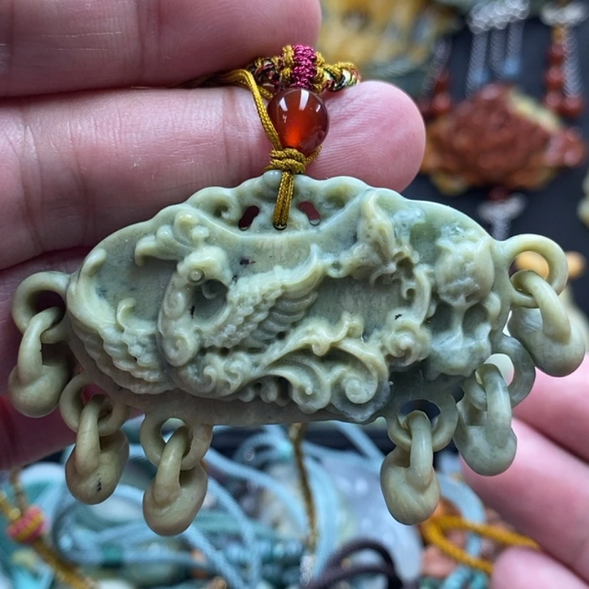 【闪购商品】蛇纹石玉未镶嵌吊坠