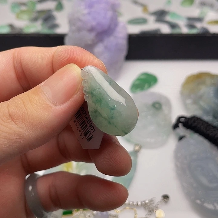 定制翡翠未镶嵌缅甸翡翠挂件