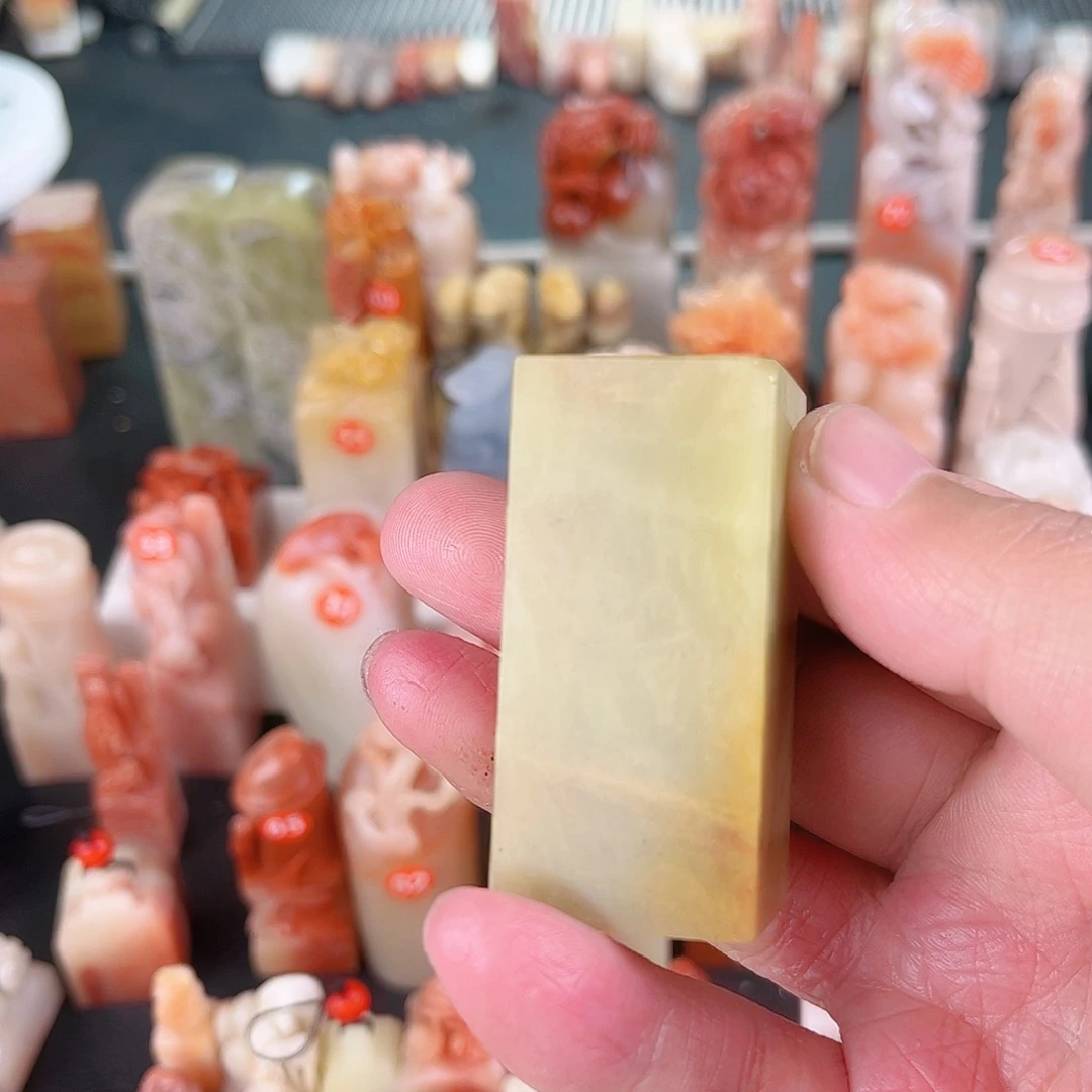 寿山石印石2.5一方包刻