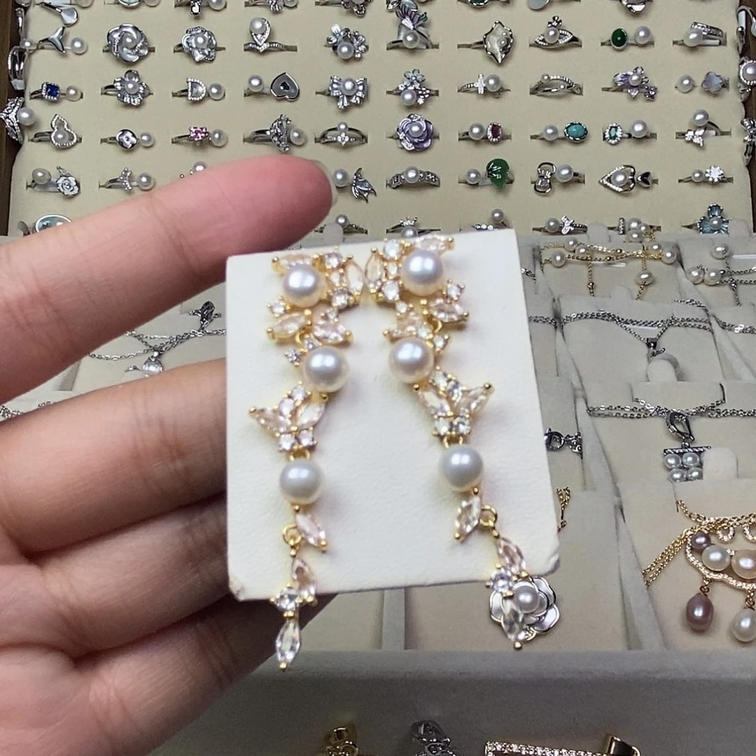 淡水珍珠银S925镶嵌耳饰