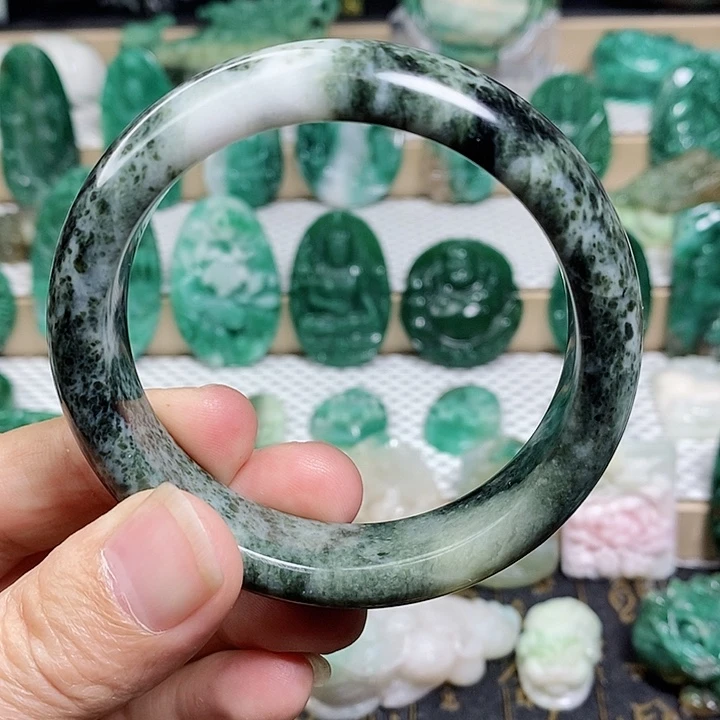 未镶嵌独山玉手镯