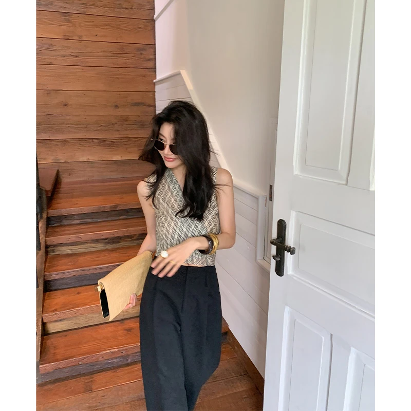 【ALONE SAVOR】龍喜儿 塞林格 复古时尚遮肉v领黑米菱格吊带J288