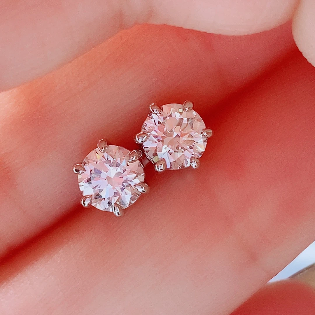 铂Pt950镶嵌实验室培育钻石耳饰0.5+0.5ct 经典六爪耳钉