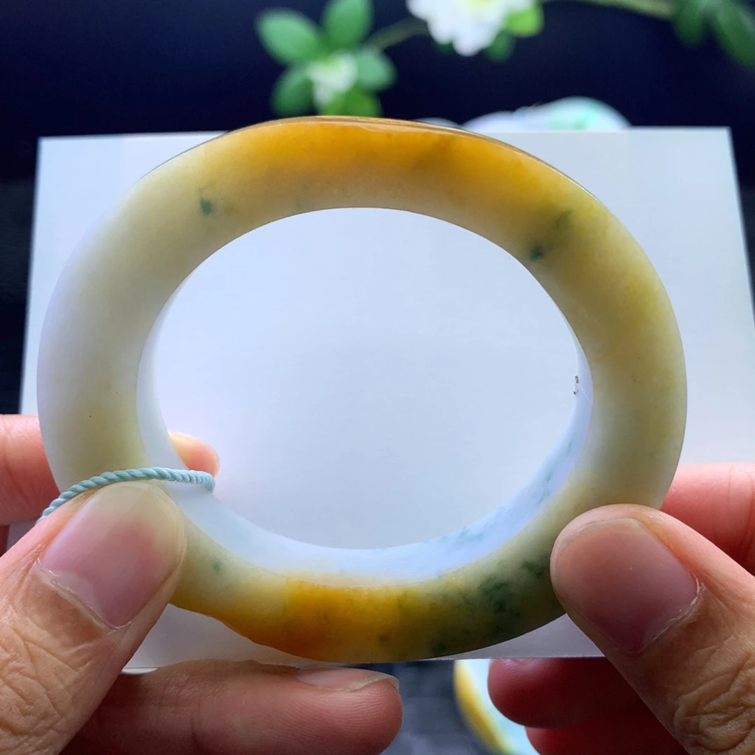 定制翡翠未镶嵌翡翠手镯