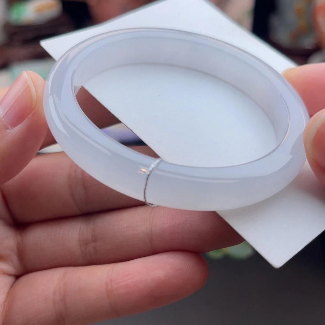 未镶嵌手镯（贵妃镯）翡翠