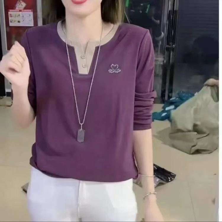 秋季新款小天鹅镶钻剪刀领长袖打底衫