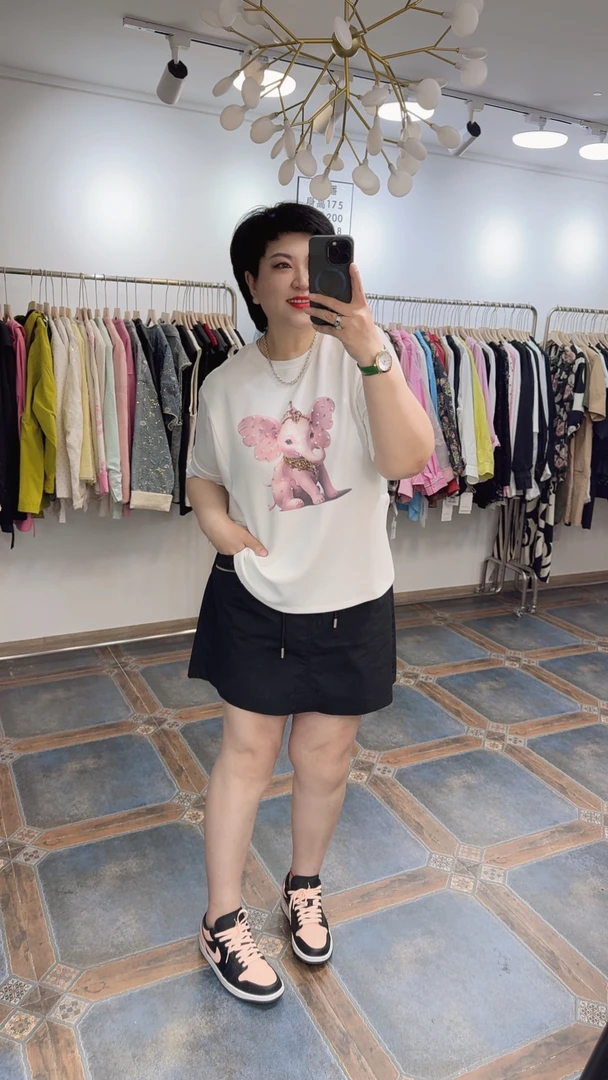 【5035】夏季两色重工钉珠小粉象短袖T恤