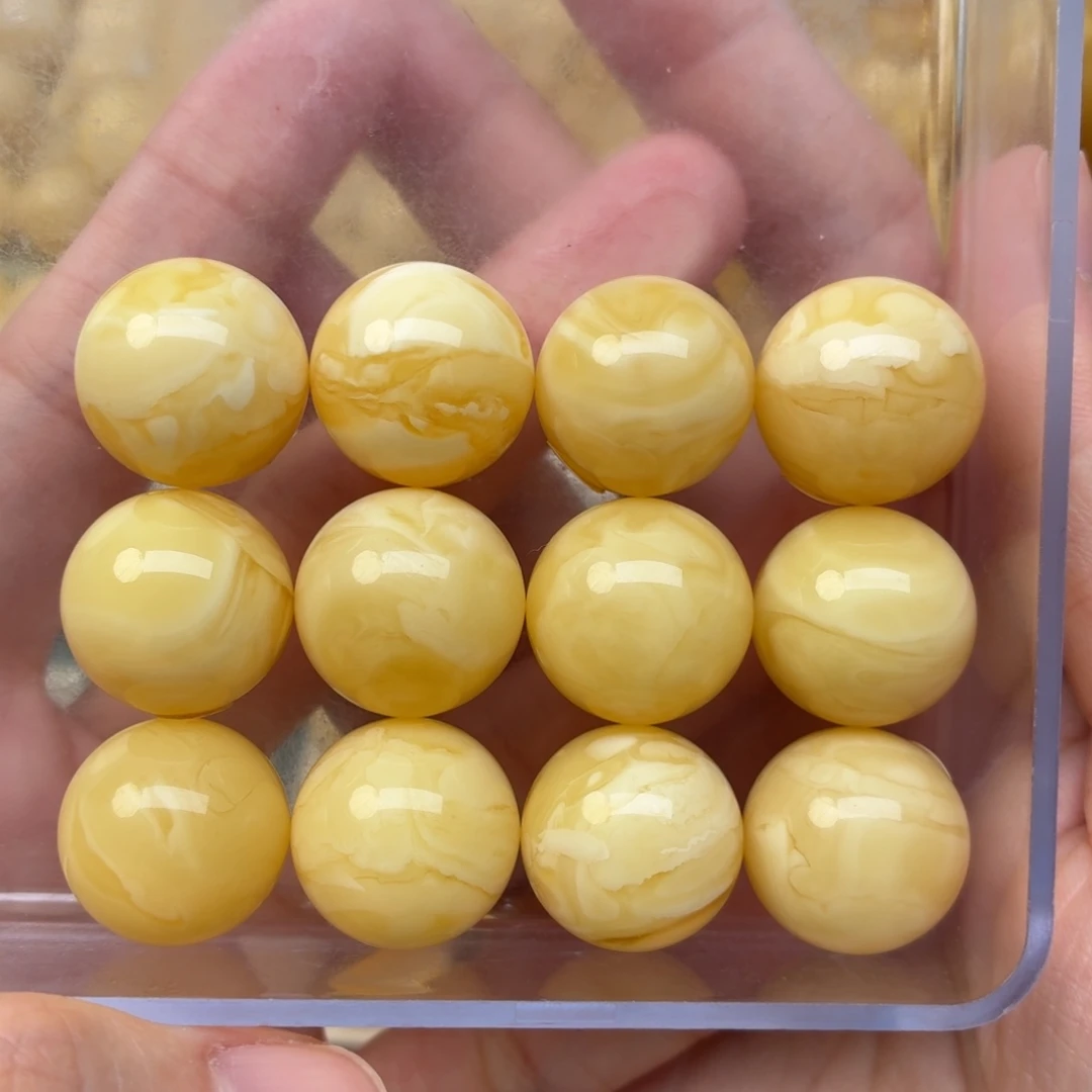 蜜蜡未镶嵌裸石17+白花手串