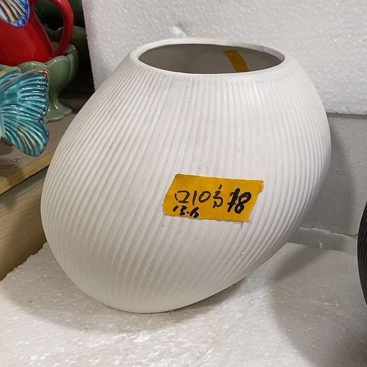 陶瓷花盆有孔 瑕疵介意勿拍