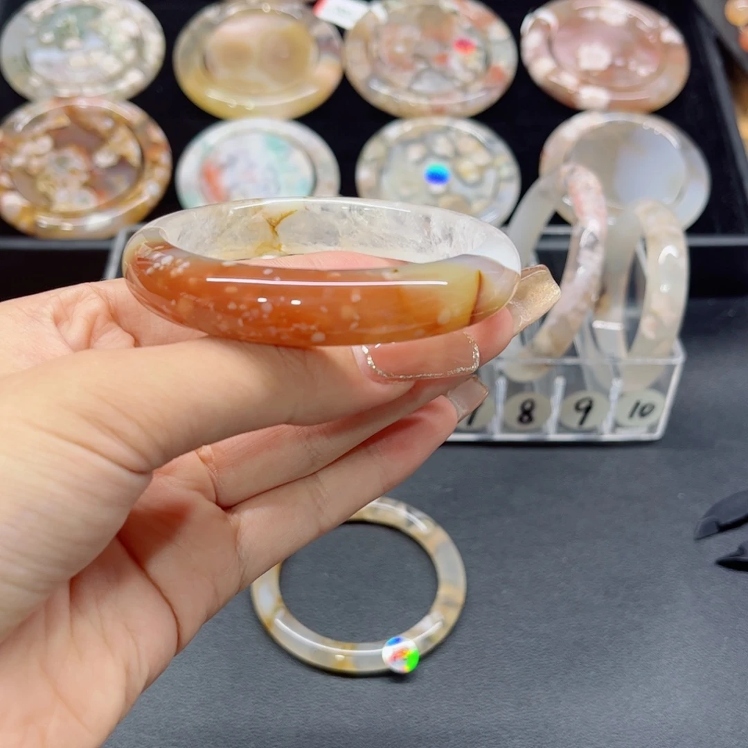 玛瑙/玉髓手镯未镶嵌59