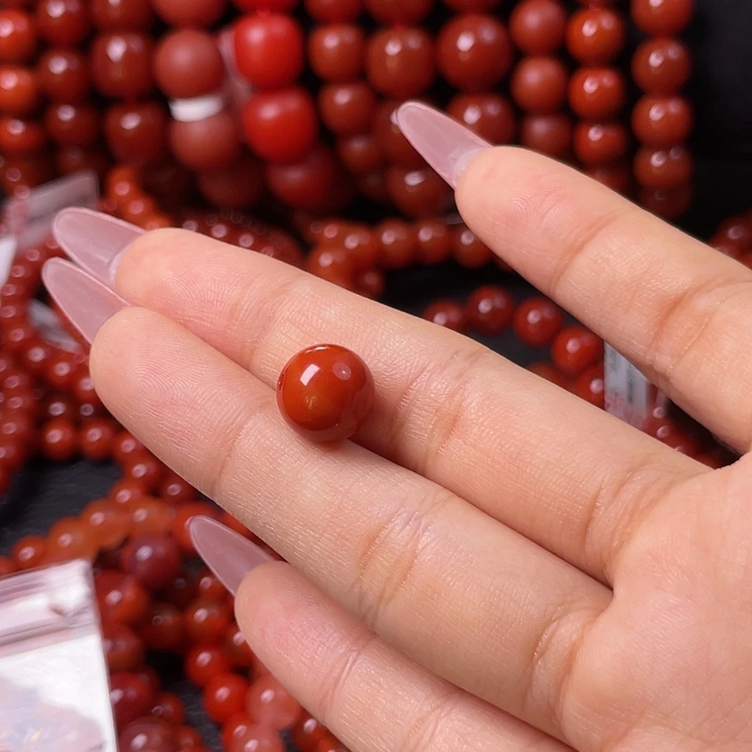 未镶嵌手链南红玛瑙九*。