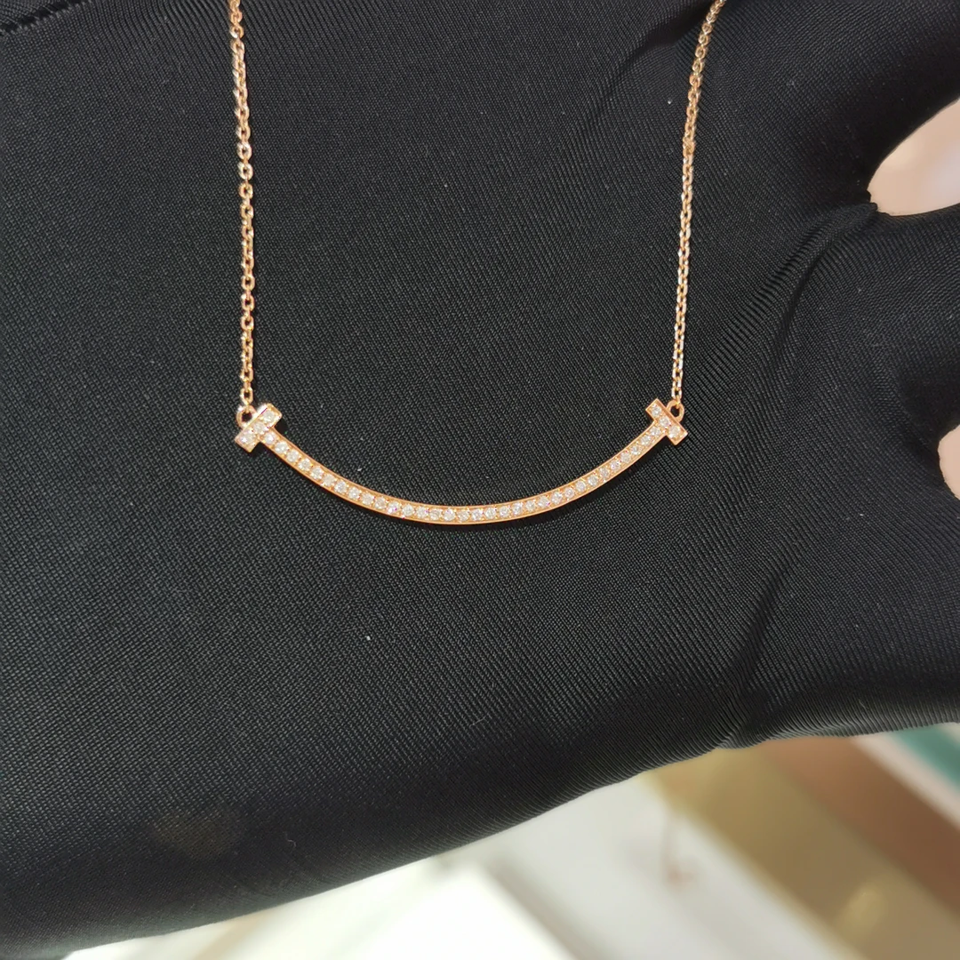 【金诚珠宝】18K金  小号满钻微笑项链