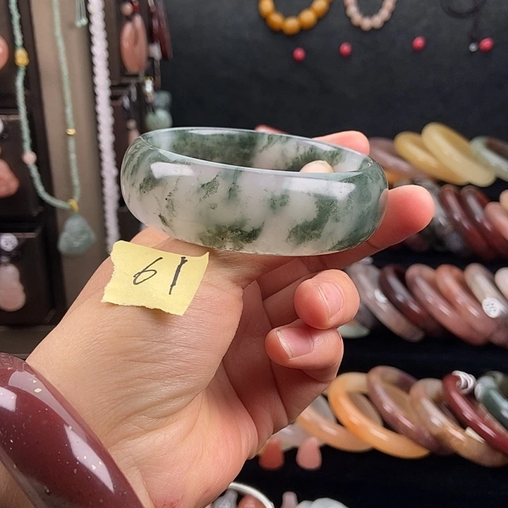 石英质玉未镶嵌手镯