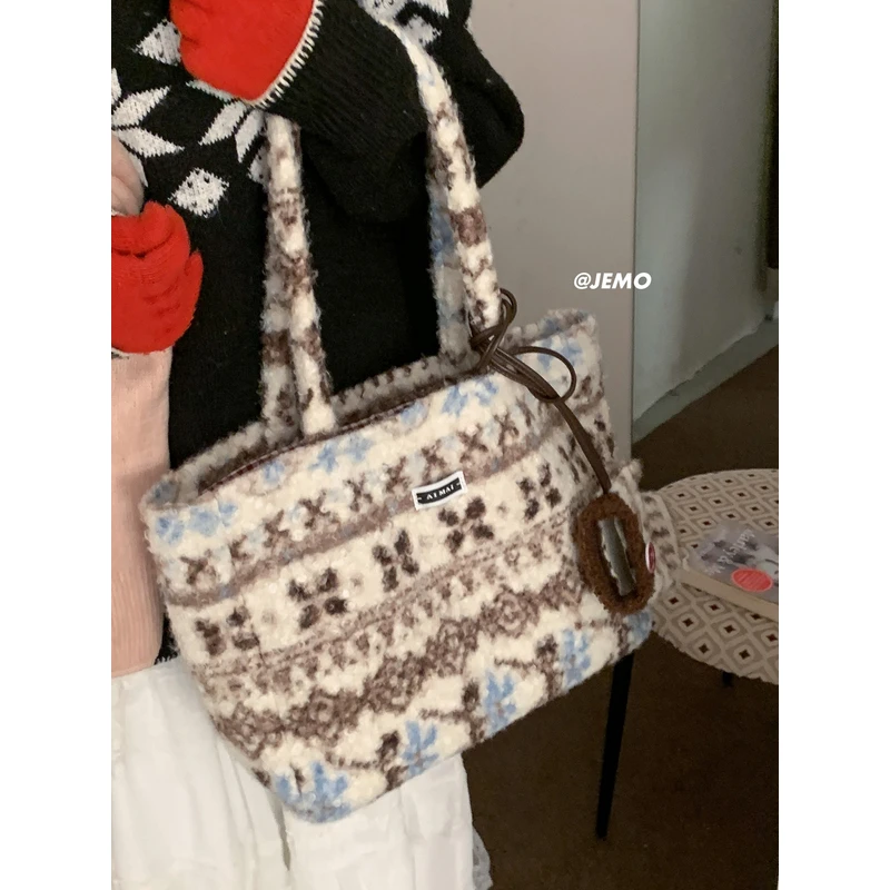 费尔岛包包女款爆款2025新款冬季百搭大容量单肩包小众通勤托特包