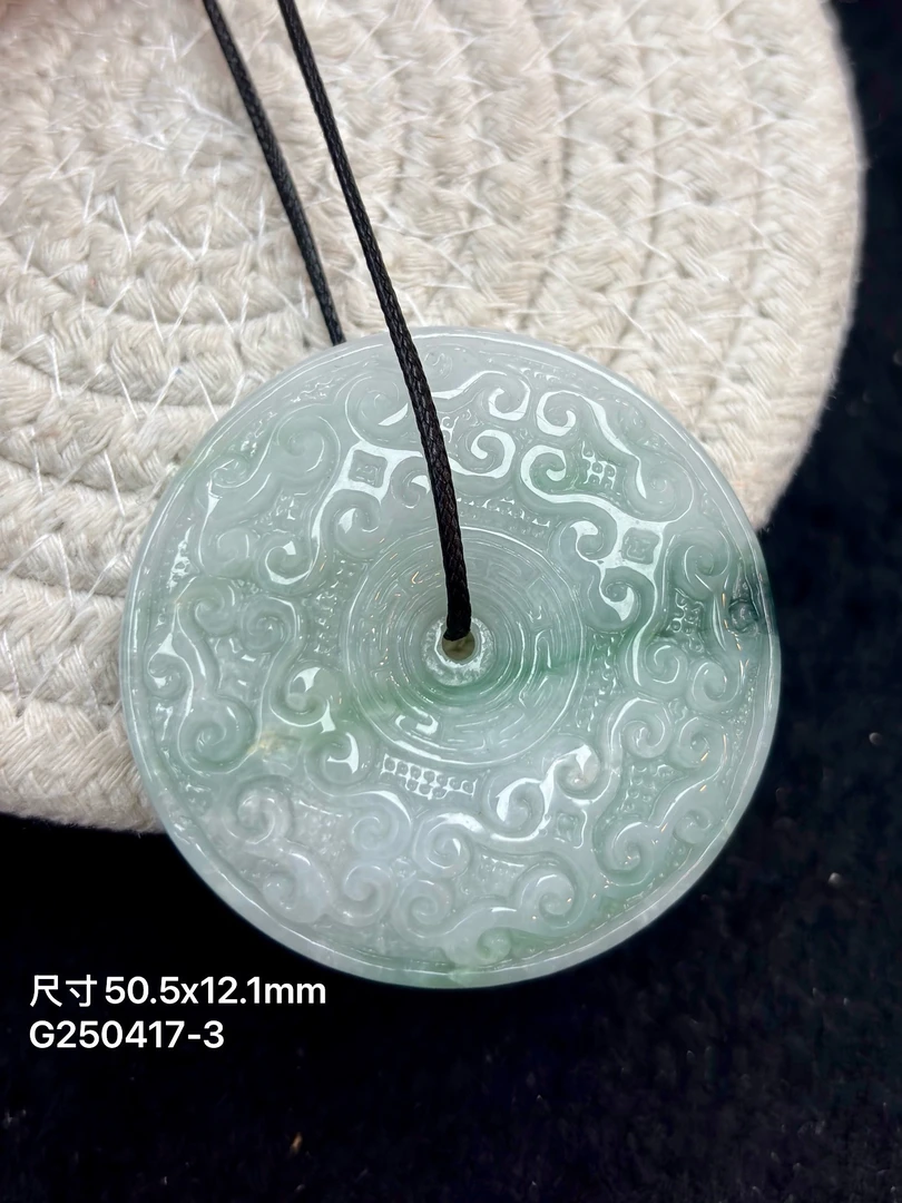 天然翡翠A货双面雕刻平安花扣飘花百搭气质时尚复古