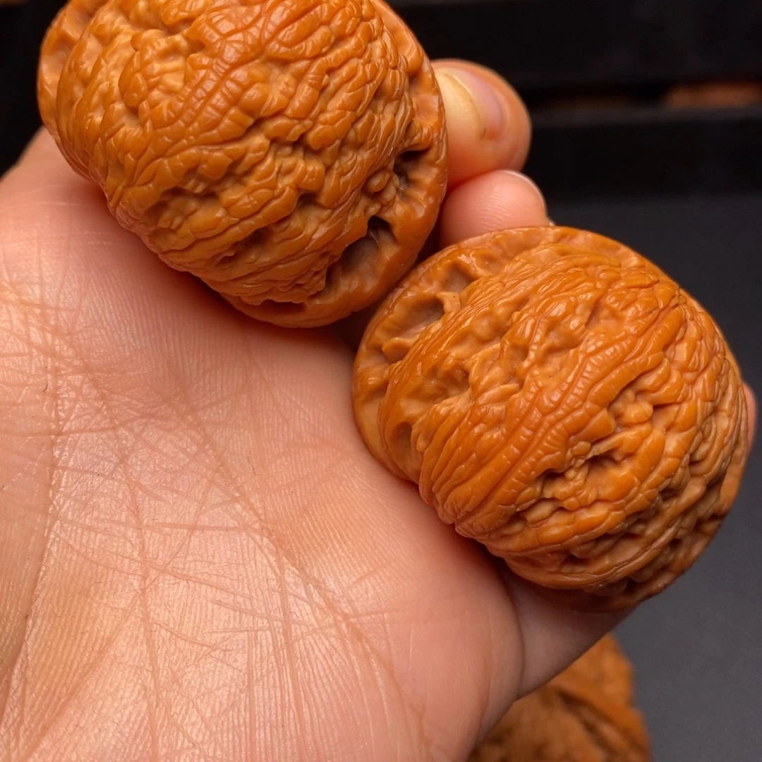 文玩核桃把件秦岭野生核桃