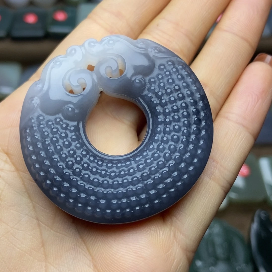 行***远和田玉未镶嵌颈饰