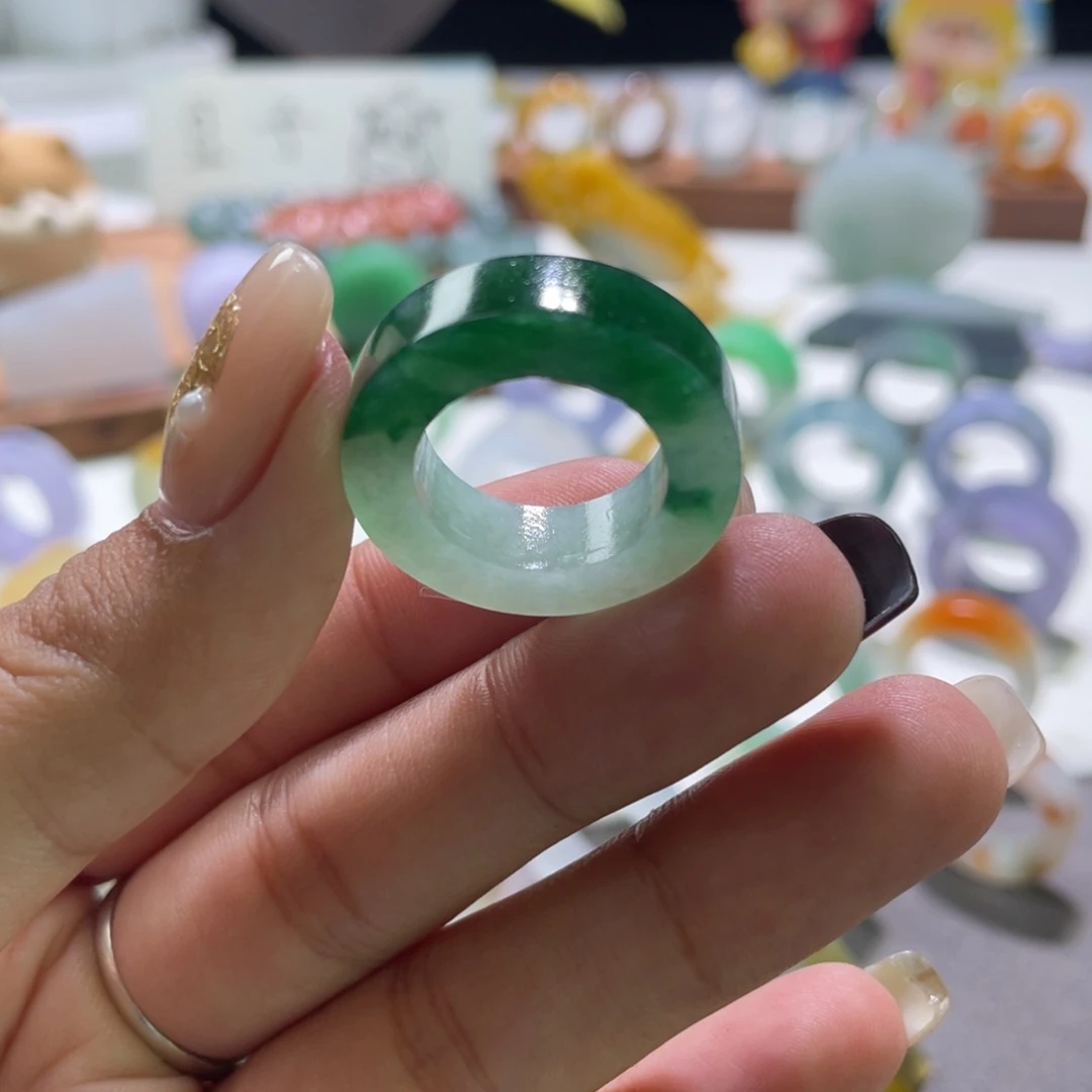 定制翡翠未镶嵌翡翠