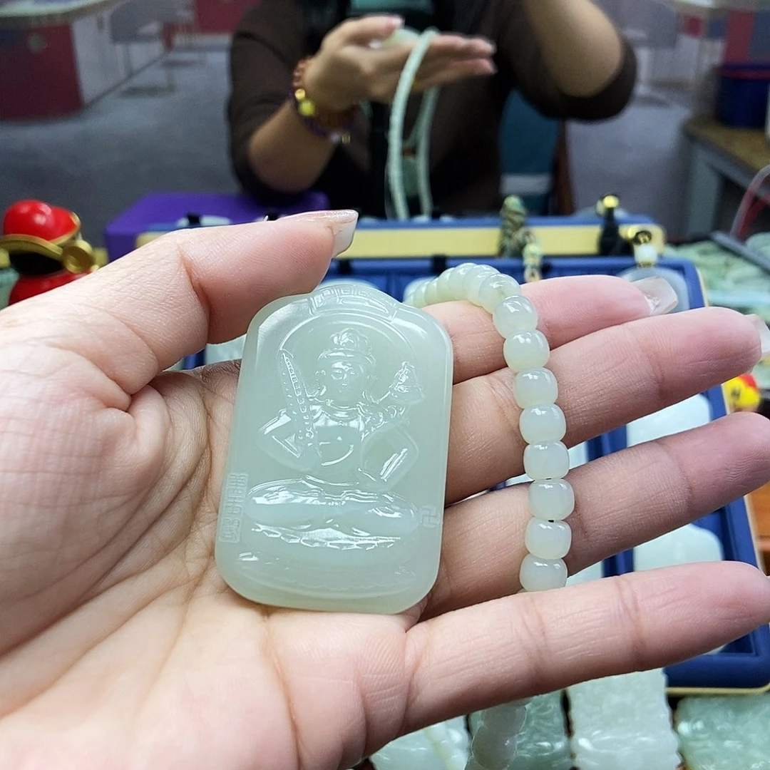 和田玉颈饰未镶嵌?****?