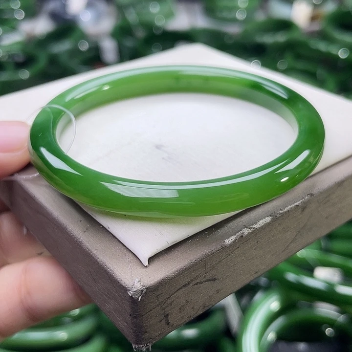 未镶嵌手镯和田玉（碧玉）