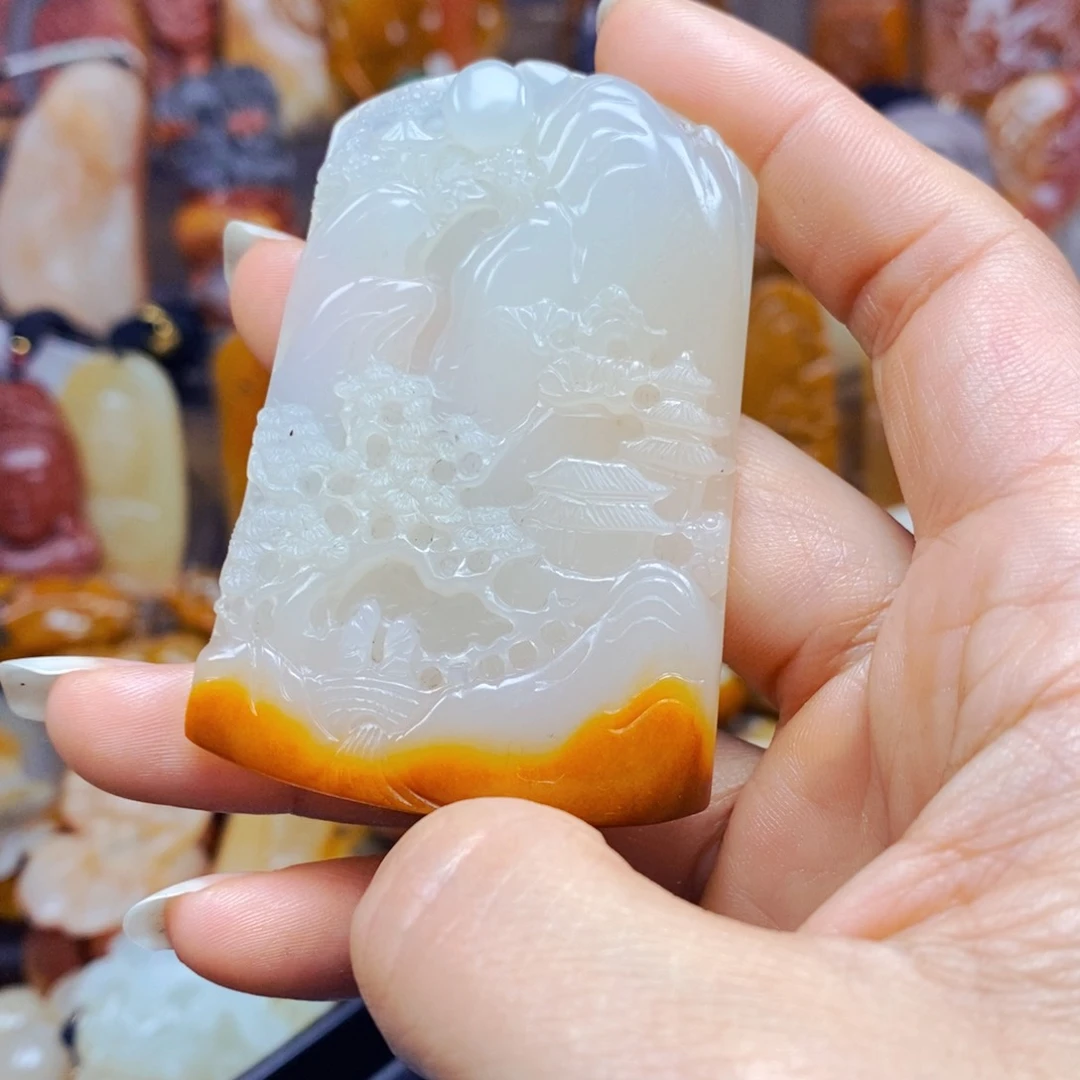 石英质玉（黄龙玉）未镶嵌颈饰