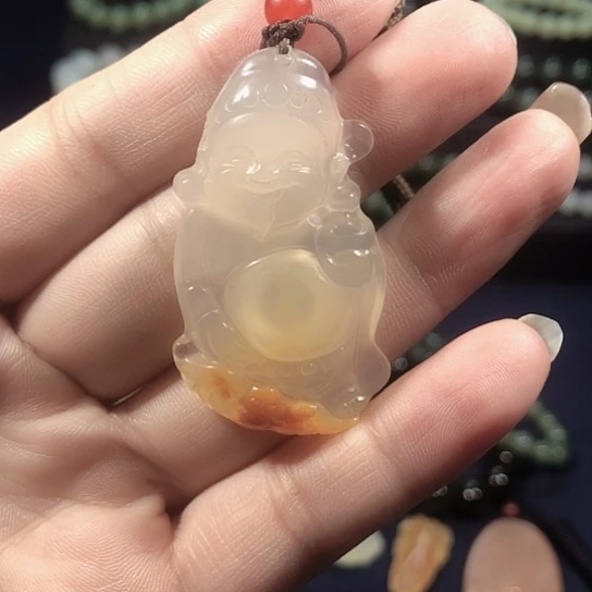 石英质玉（黄龙玉）未镶嵌颈饰