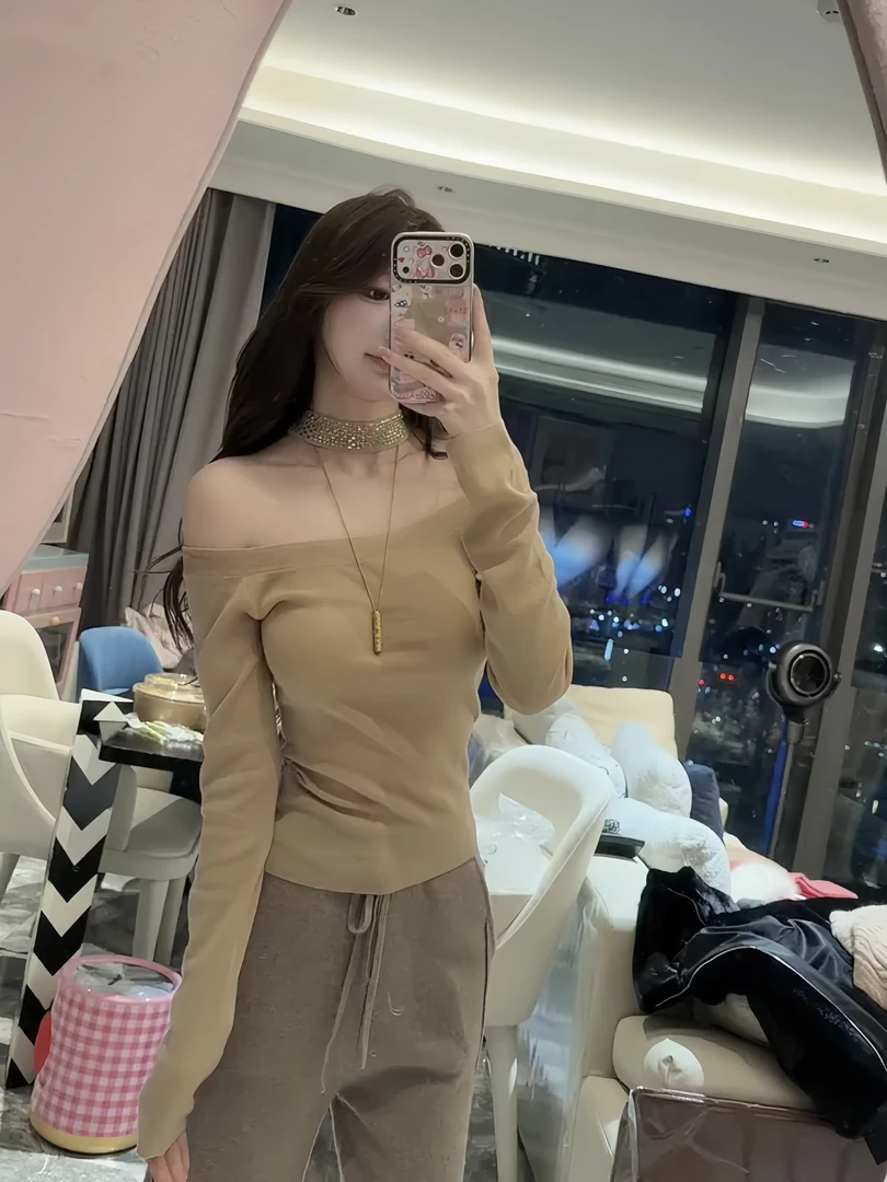 重工精致烫钻气质挂脖两穿长袖针织衫女性感露肩短款上衣打底毛衣