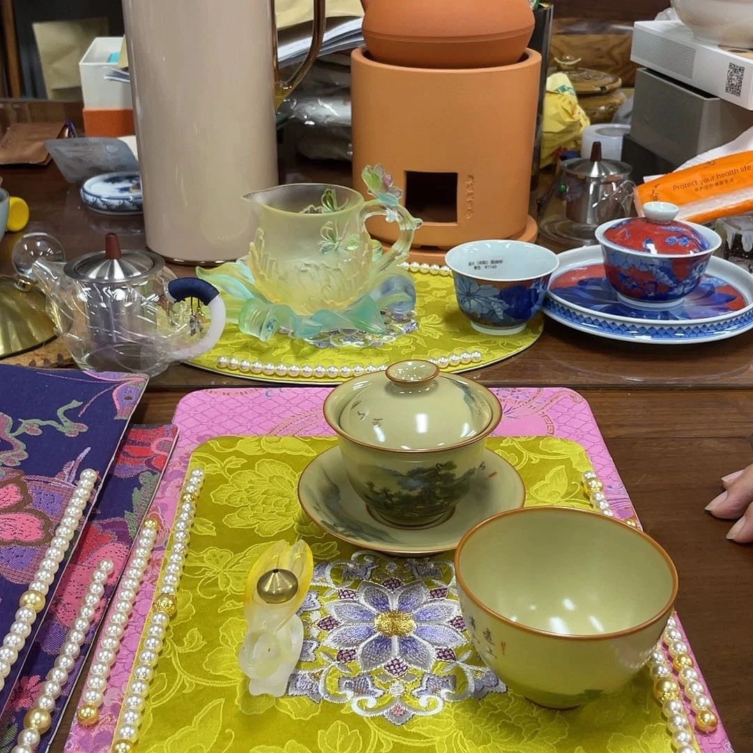 F***X搪瓷杯子里还有很多东西